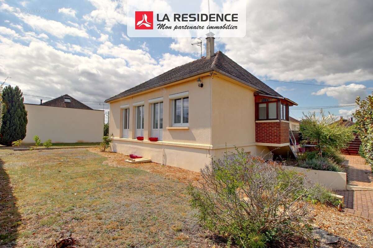 Maison à COURCELLES-SUR-SEINE