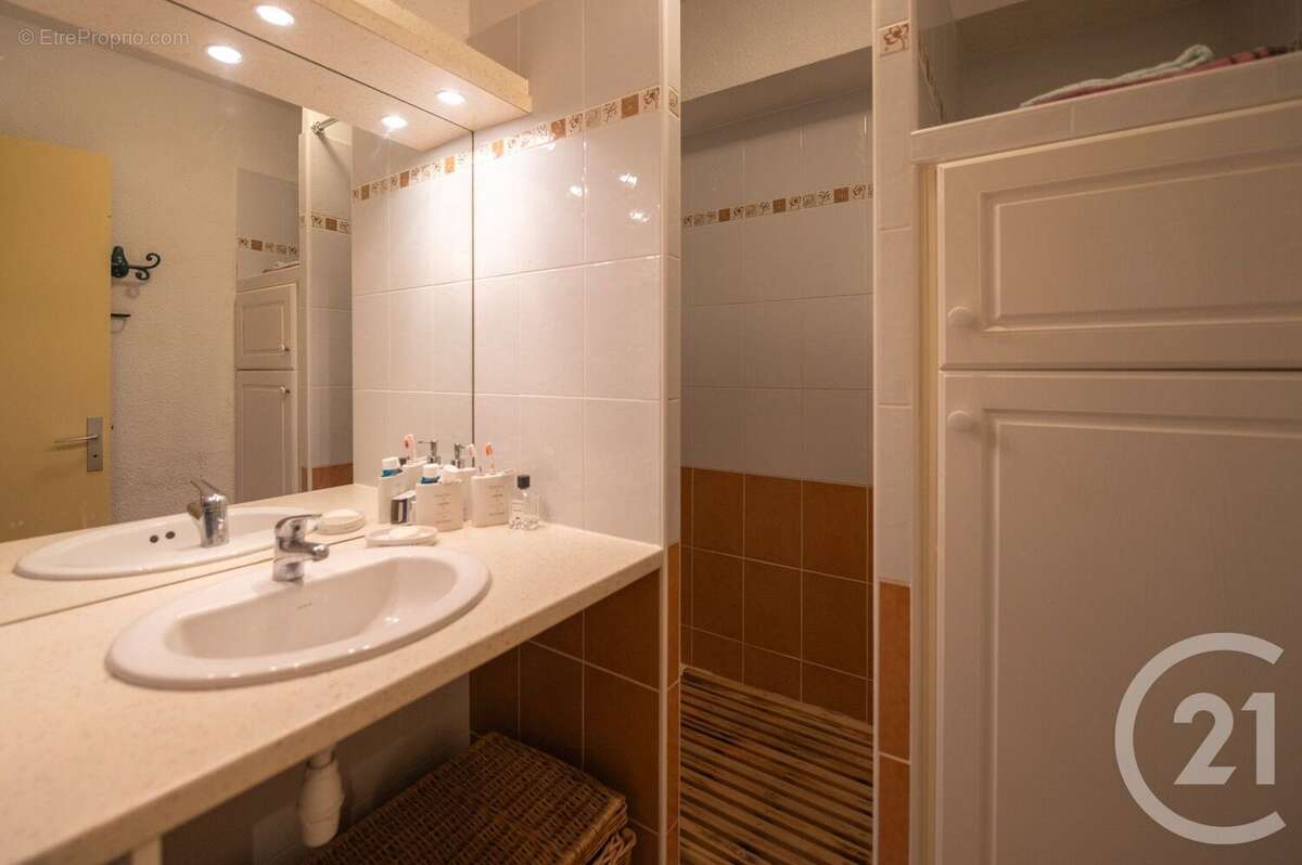 Appartement à BORMES-LES-MIMOSAS