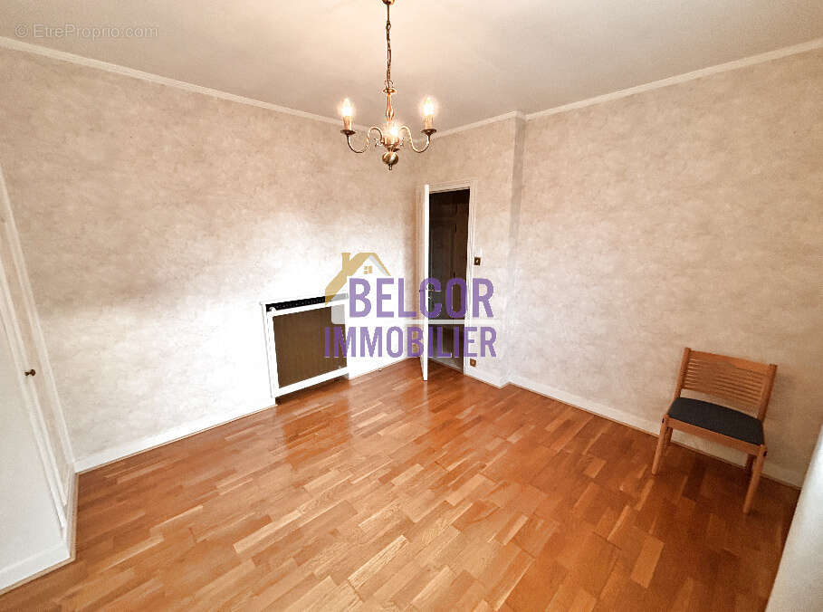 7 pièces - 160 m2 (à 15 min de Malesherbes RER D) - photo 9
