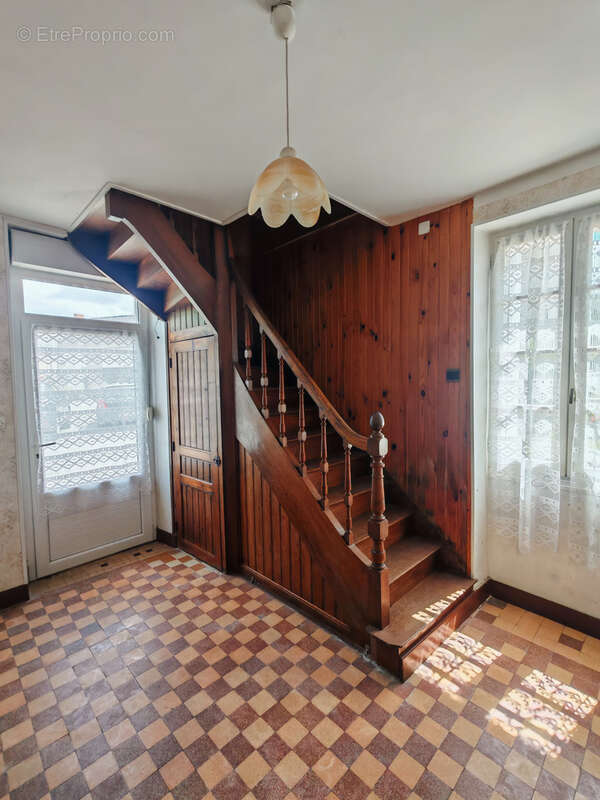 Maison à LA ROUXIERE