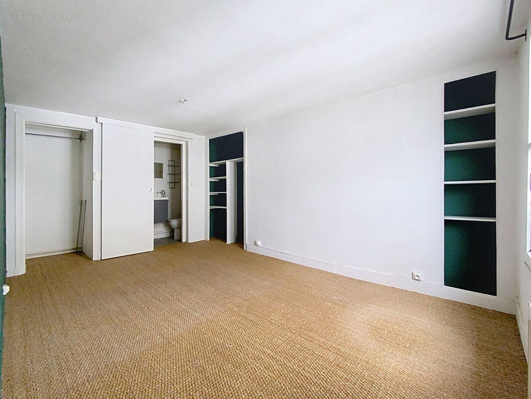 Appartement à PARIS-8E