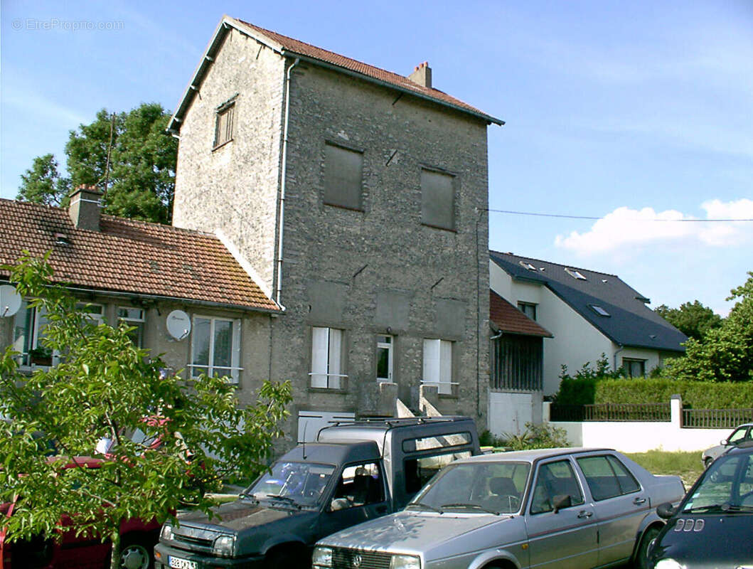 Appartement à VILLENEUVE-SUR-AUVERS
