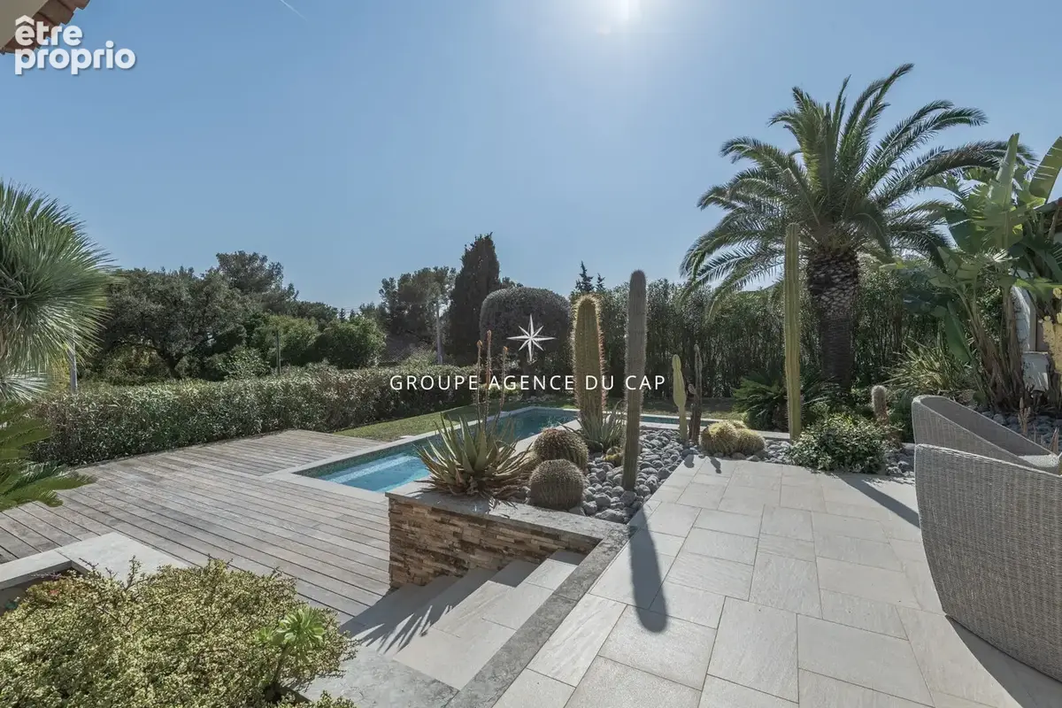 Villa avec vue mer piscine cave a vin 50 metres de la mer, aux issambres - photo 8