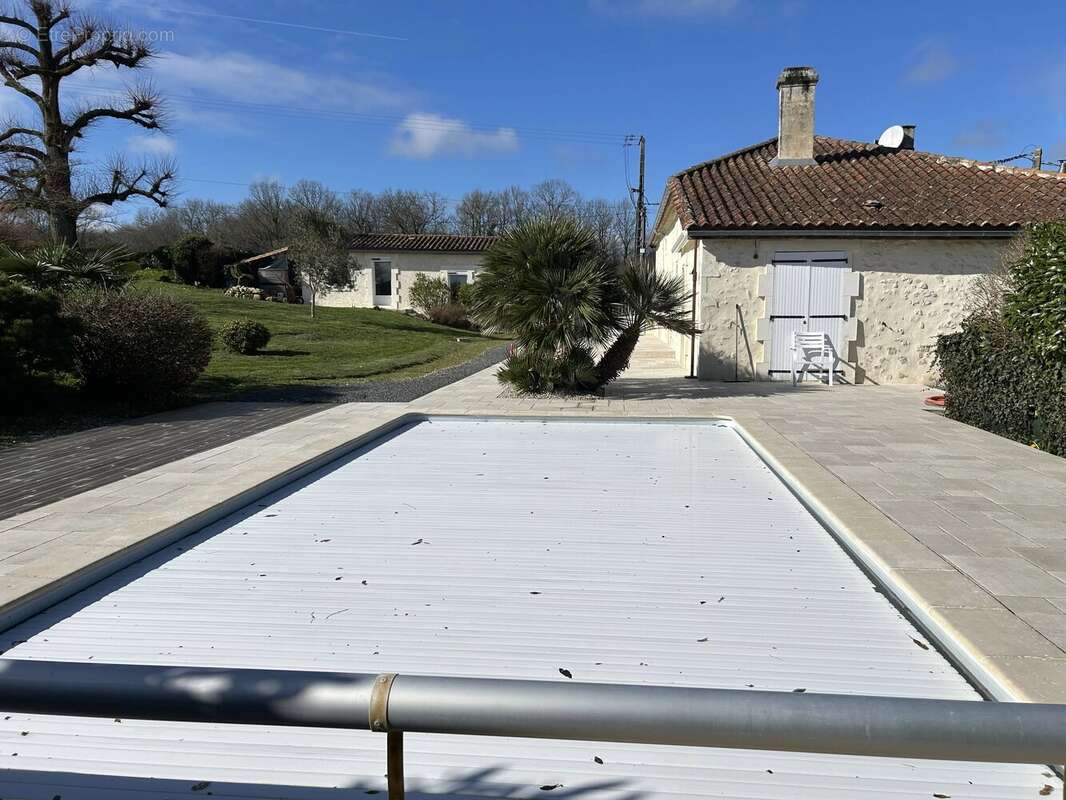 Maison à BROSSAC