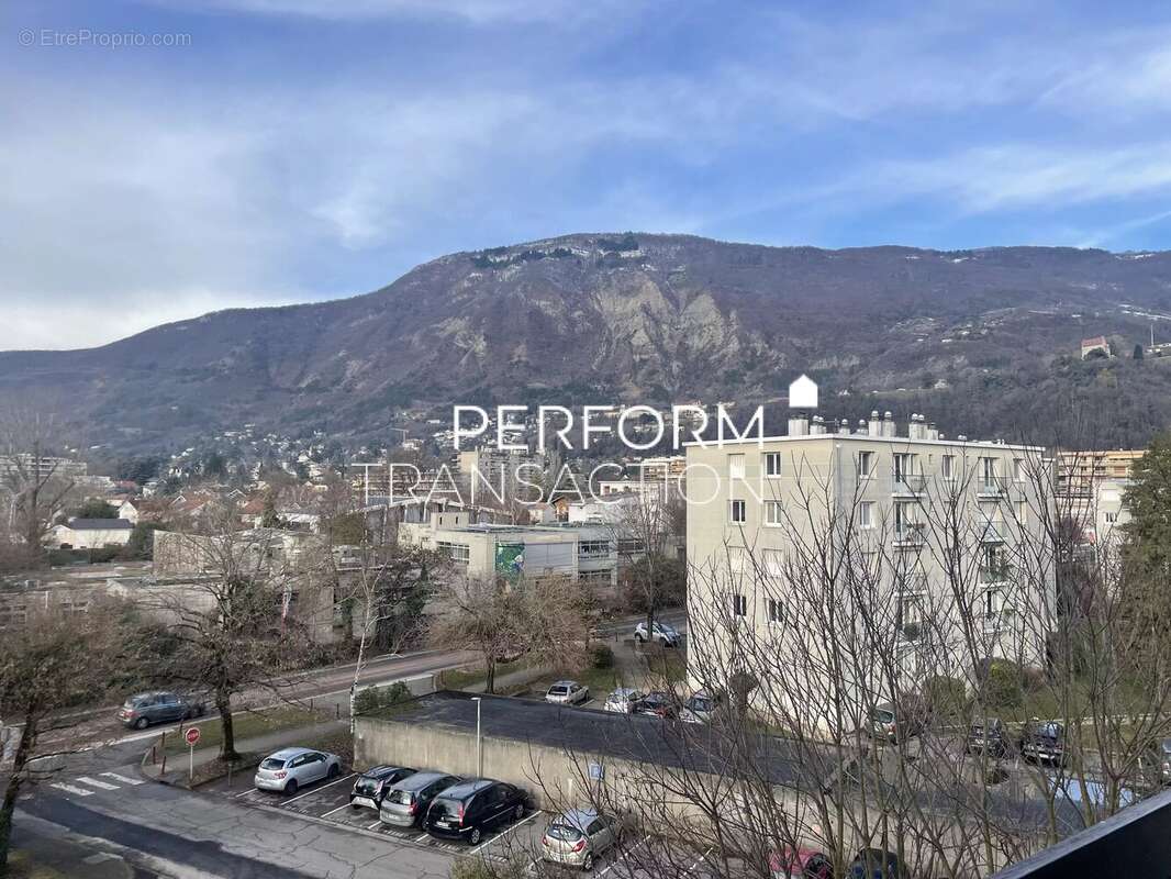 Appartement à MEYLAN