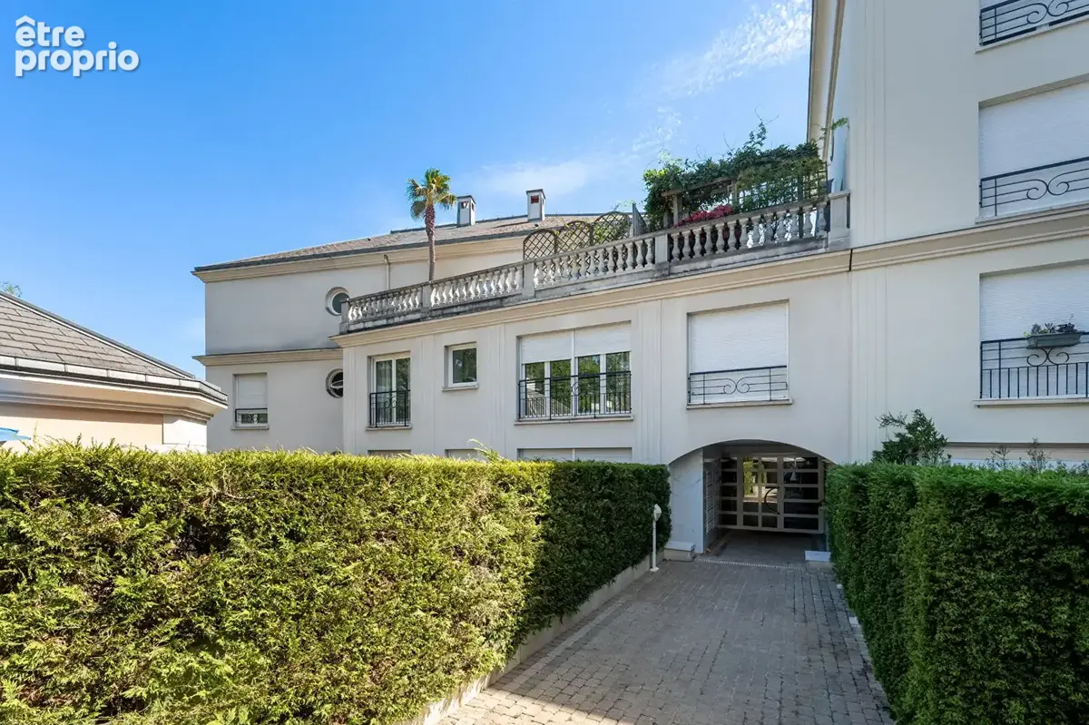 Photo Appartement à Le Plessis-Robinson au prix de 275 000€