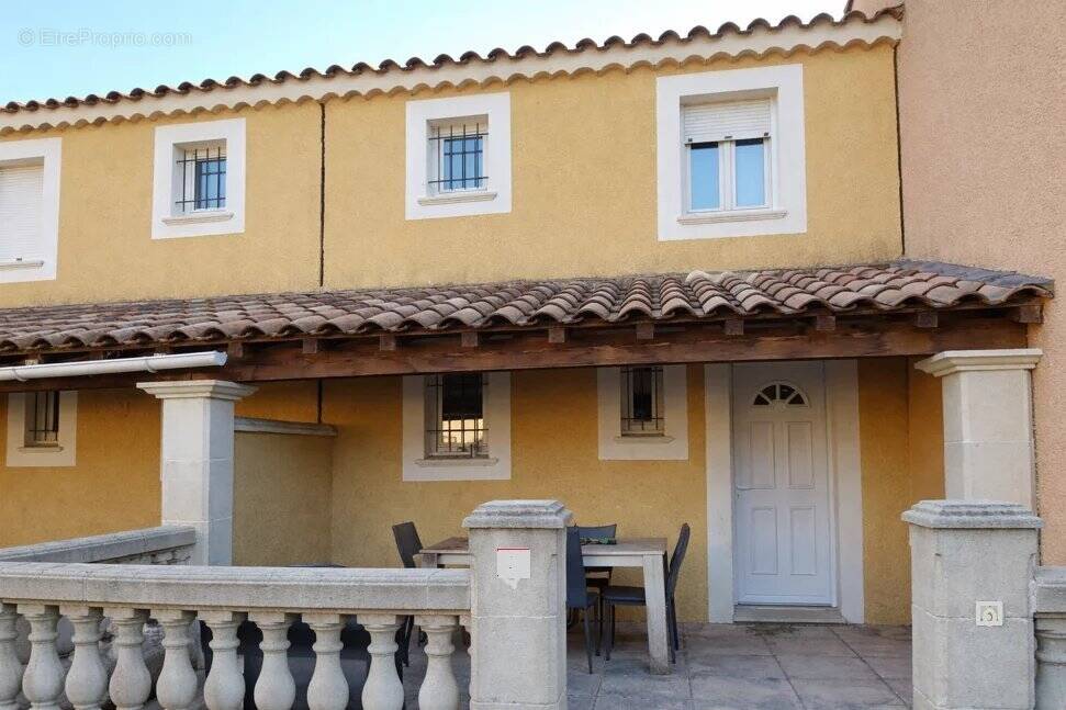 Maison à SAINT-PAUL-TROIS-CHATEAUX