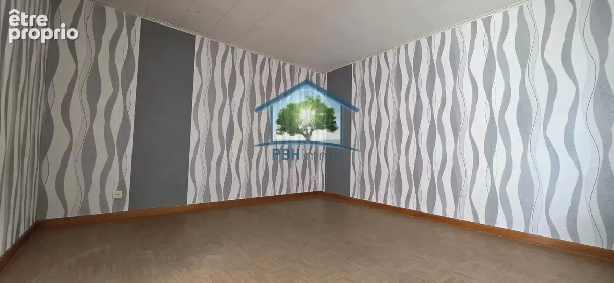 DANNEMARIE (68) - Maison mitoyenne de 7 pièces avec grande grange et terrain constructible - photo 7