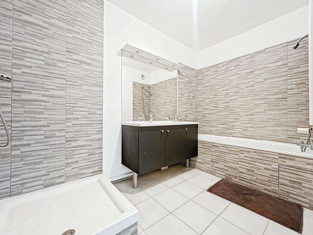 Appartement à BUSSY-SAINT-GEORGES