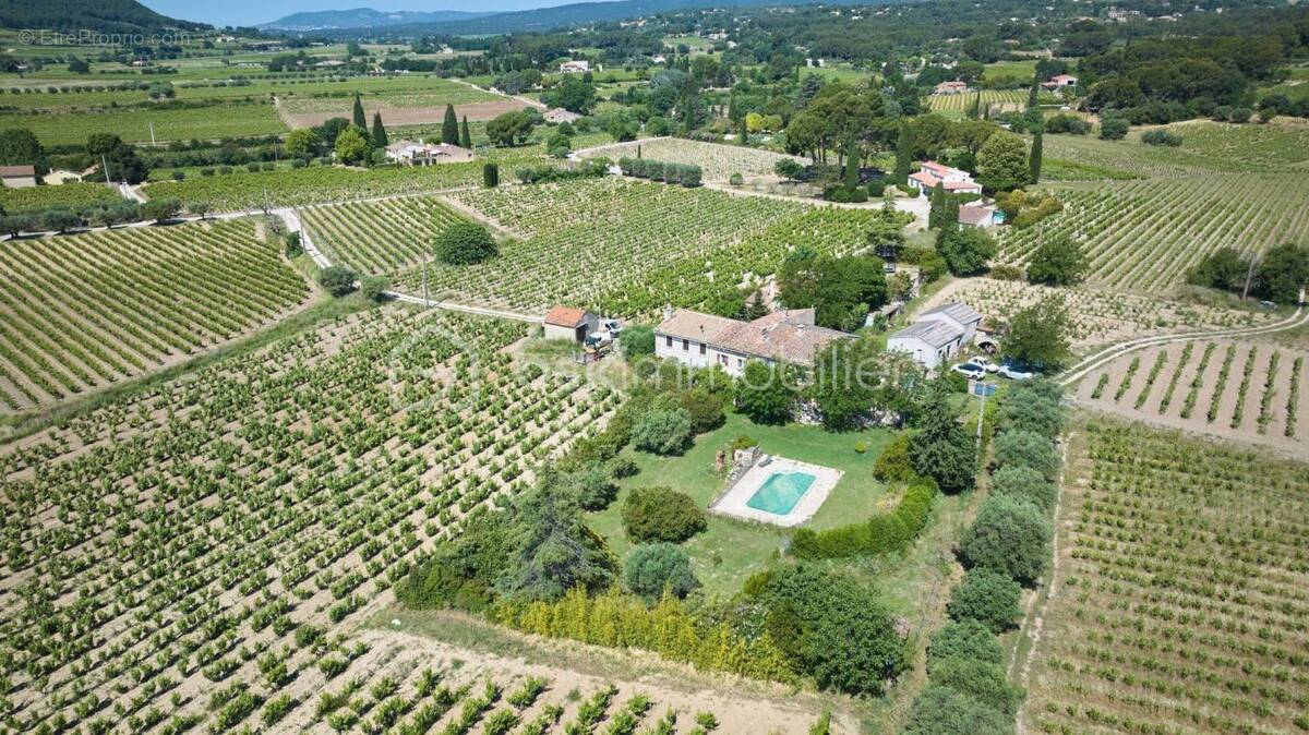 Maison à LE CASTELLET