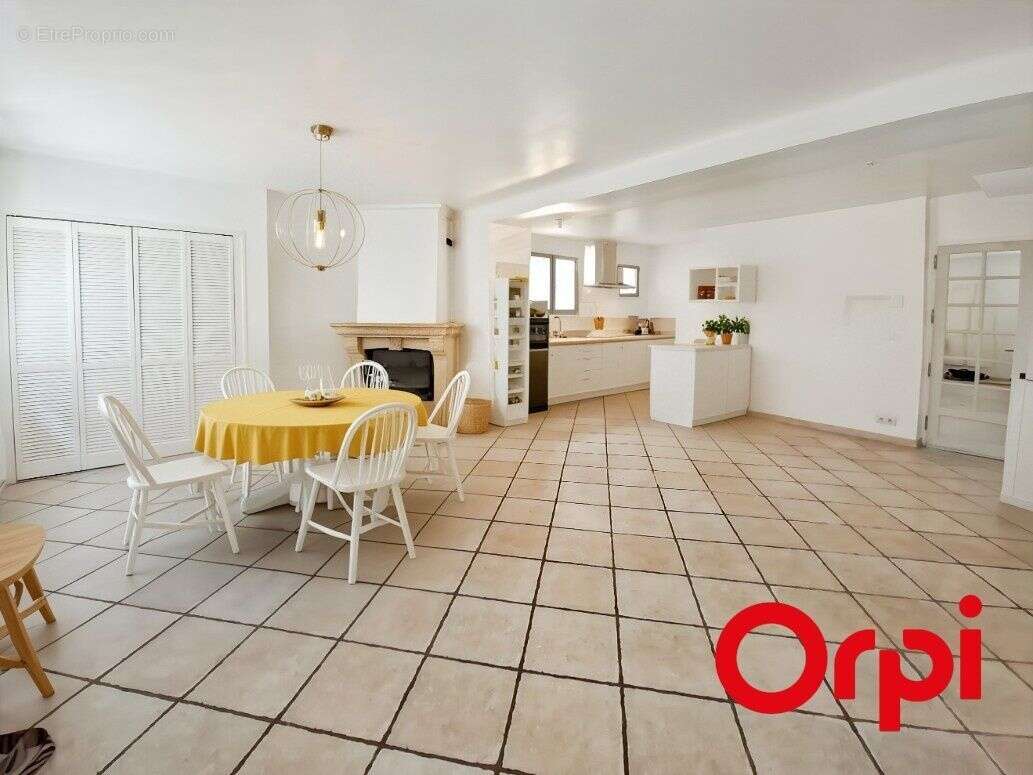 Maison à MEYRARGUES