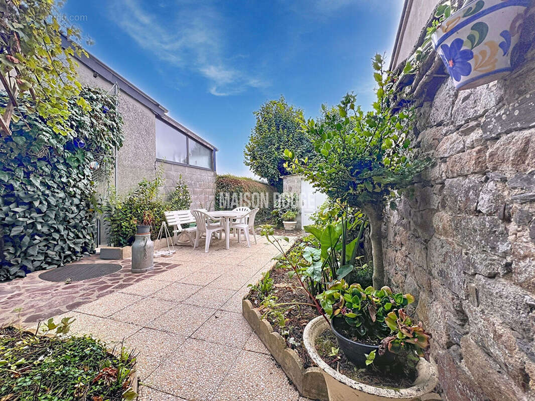 Maison à LE VIVIER-SUR-MER