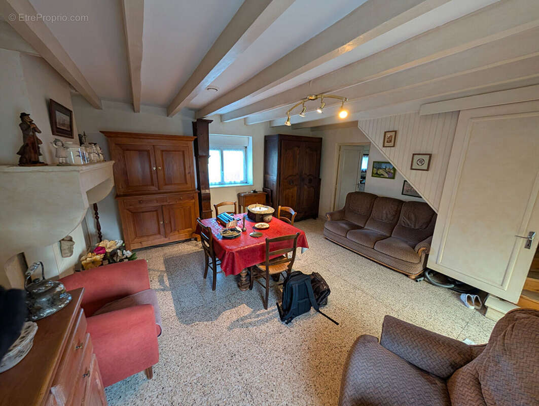 Maison à PONT-EVEQUE