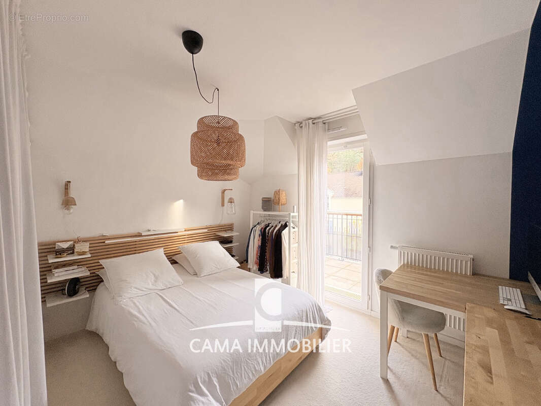 Appartement à BUC