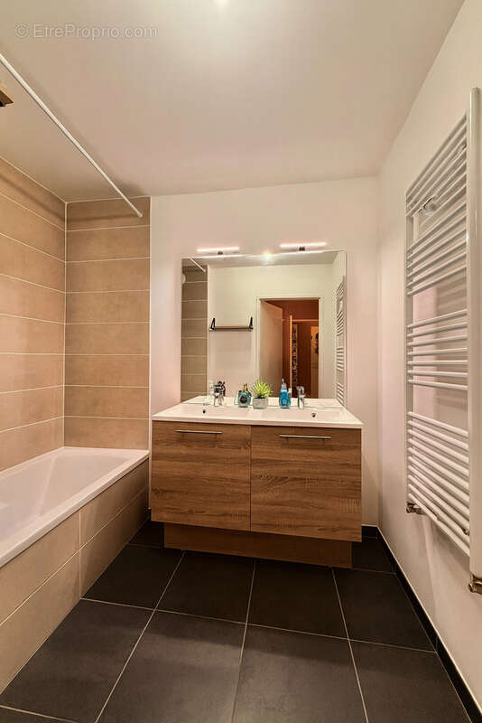 Appartement à VILLE-LA-GRAND