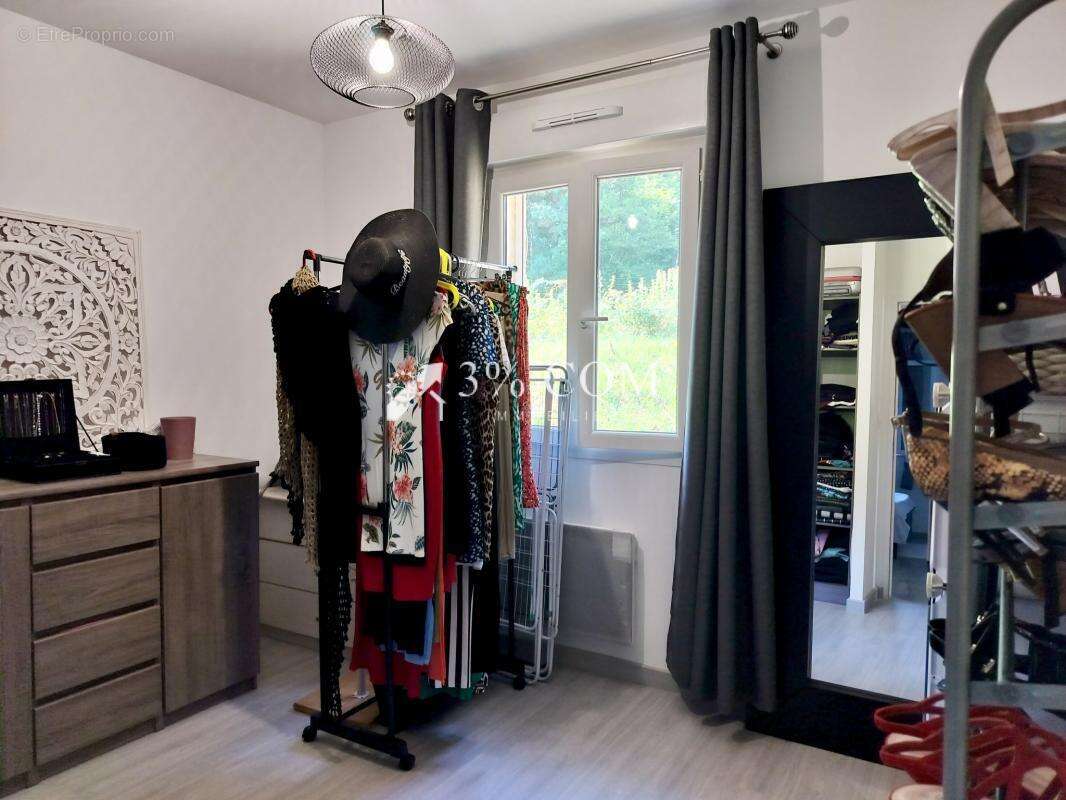 Maison à LE CRESTET