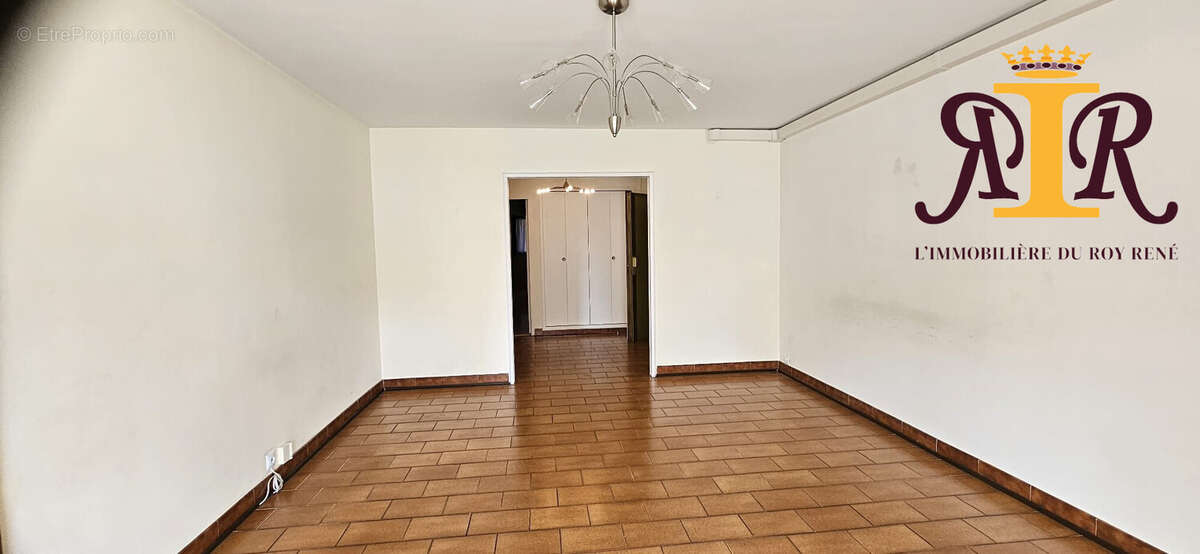 Appartement à MARSEILLE-5E