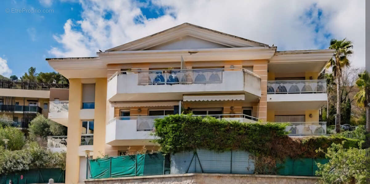 Appartement à ROQUEBRUNE-CAP-MARTIN