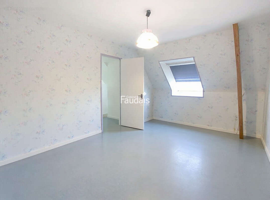 Maison 610 m² à Sainte-Mere-Eglise  - photo 7