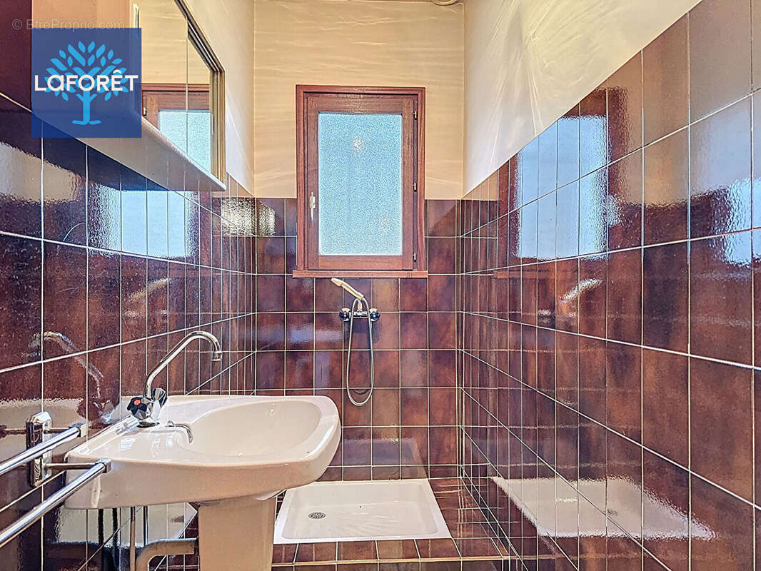 Maison Saint Genis Laval 5 pièce(s) 150 m2 - photo 14