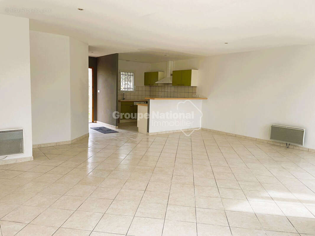 Maison à VINON-SUR-VERDON