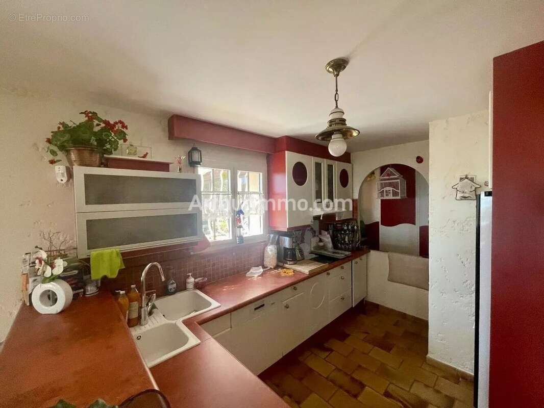 Maison à LES ISSAMBRES