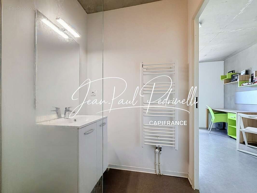 Rare Appartement Lyon 2 Cœur Confluence - T1 de 20 m² - Spécial investissement locatif - - Bail commercial LMNP géré -  Rentabil - photo 12