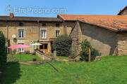 Maison à LES SALLES-LAVAUGUYON