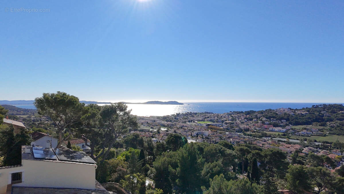 Maison à CARQUEIRANNE