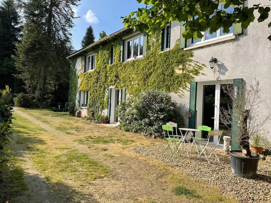 Maison à MONTMACQ
