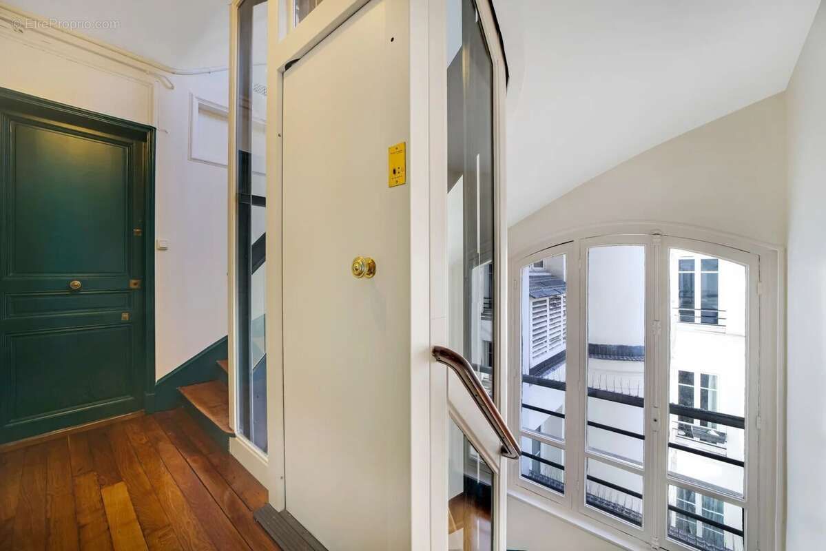 Appartement à PARIS-10E