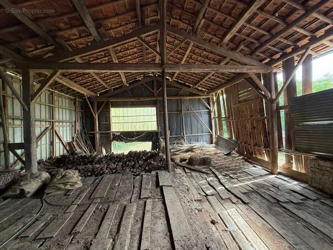 Grande ferme villageoise double indépendante à rénover – deux maisons, nombreuses dépendances, presque 1 hectare - photo 30