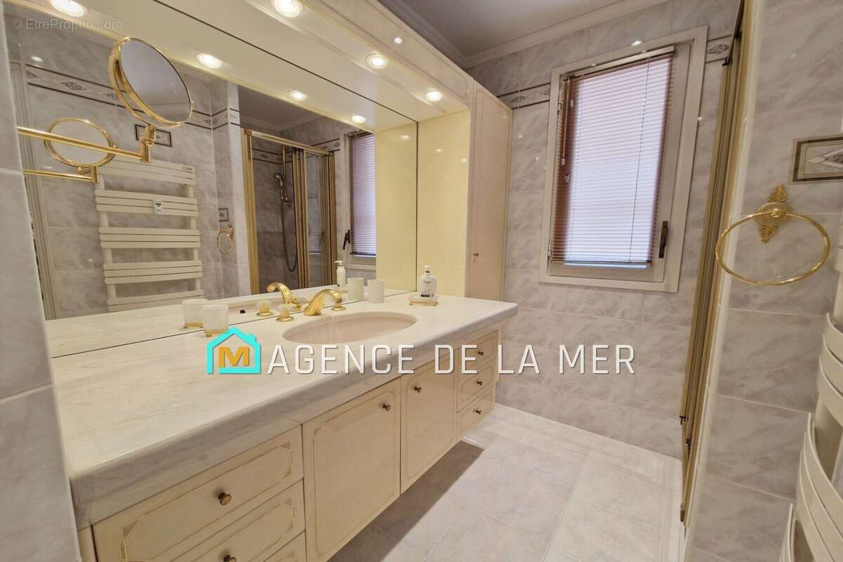 Appartement à MANDELIEU-LA-NAPOULE