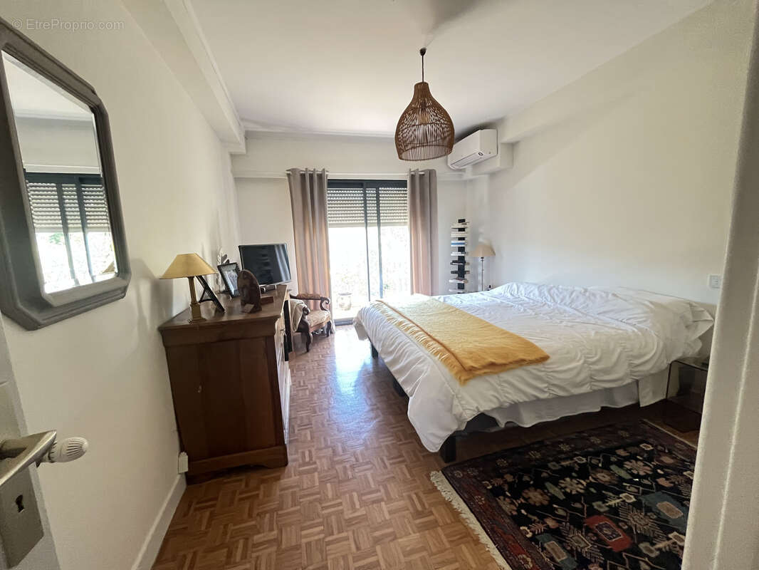 Appartement à VALLAURIS