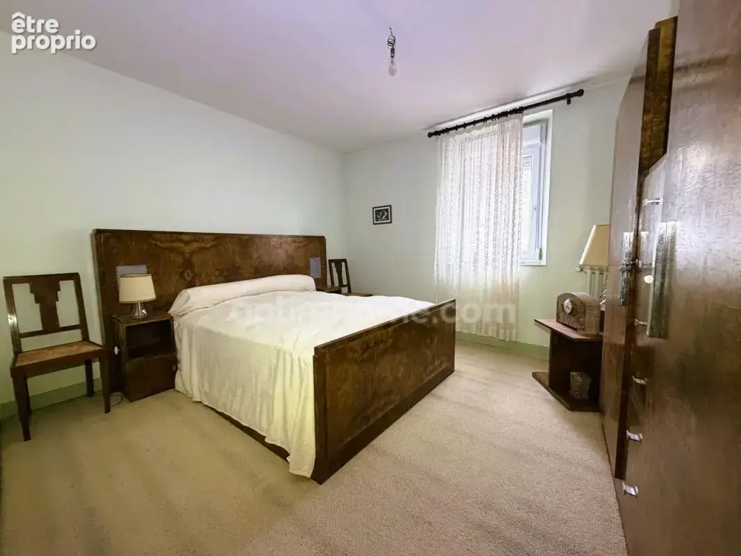 LISIEUX – Maison de caractère, 7 chambres, jardin et vue dégagée, proche centre ville - photo 17