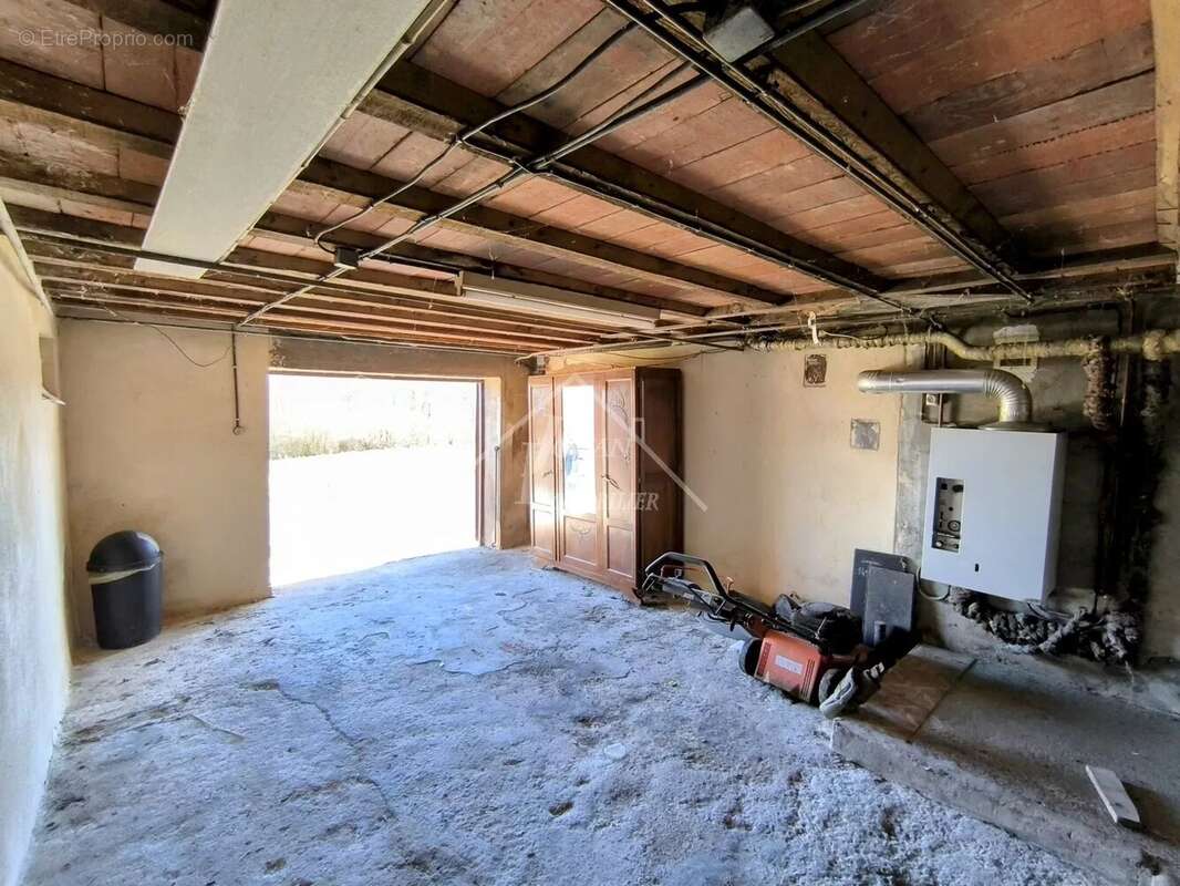 Maison à SAINT-ELOY-LES-MINES