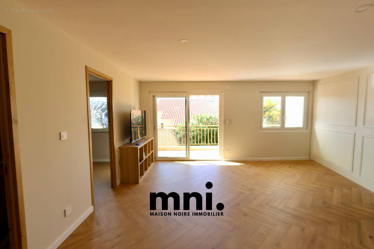 Appartement à SIX-FOURS-LES-PLAGES