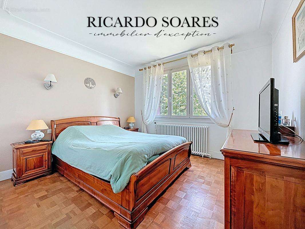 Maison à LE THILLAY