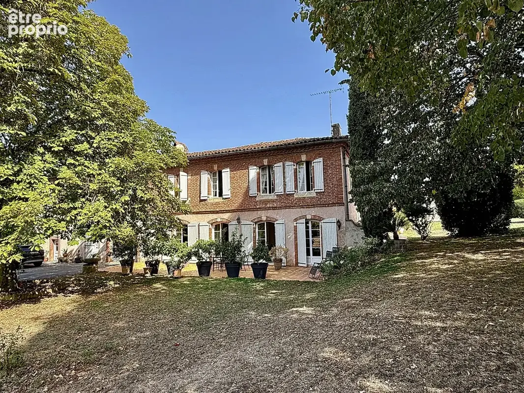 SAINT-JUERY - Superbe maison de maître en briques, vue sur les champs, parfait état général. - photo 3