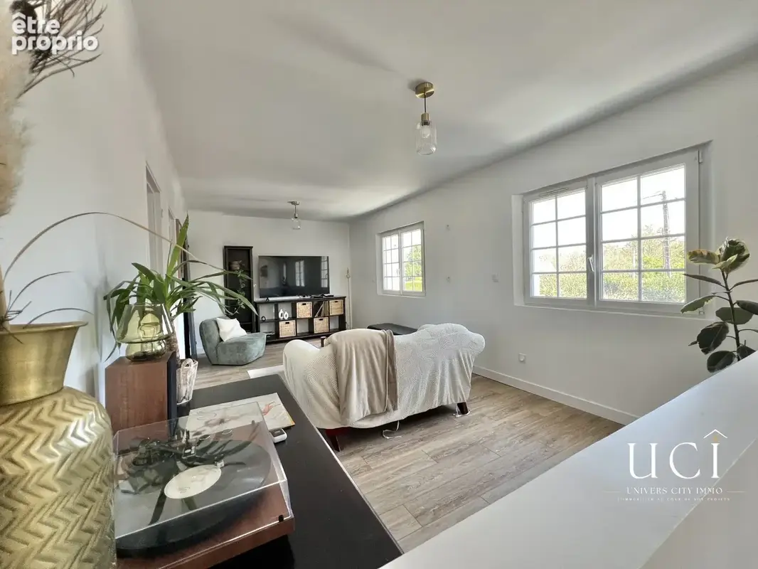 Maison 8 pièces 181 m² à vendre à Geneston (44140) - photo 3