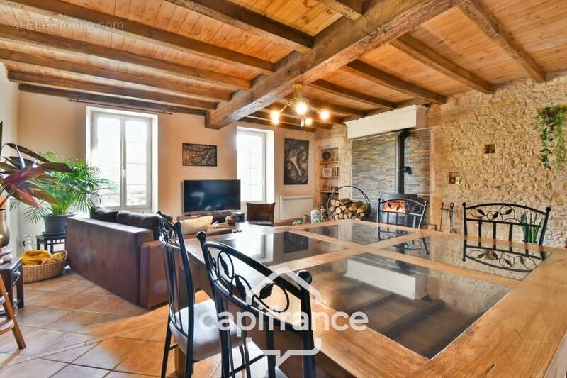 Maison à vendre 5 pièces ASNIERES LA GIRAUD (17) avec jardin, dépendances et garage - photo 12