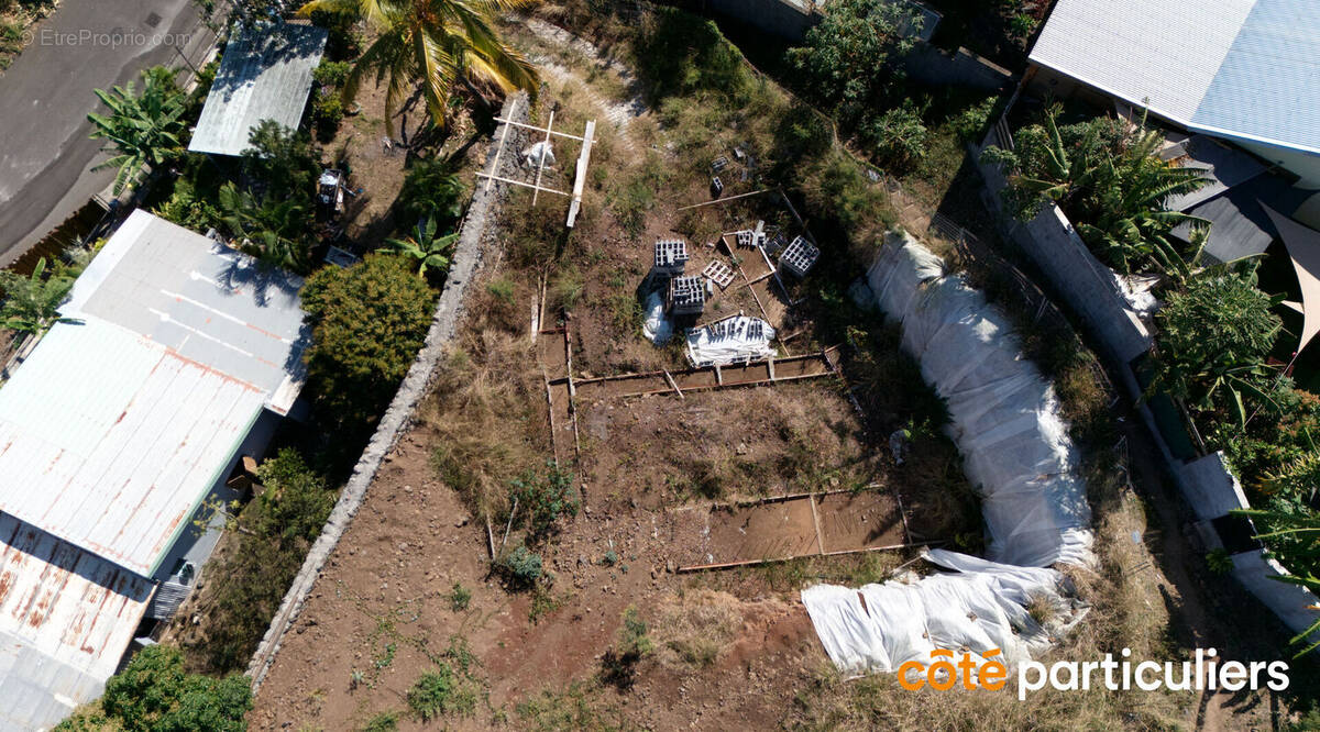 Terrain à LA POSSESSION