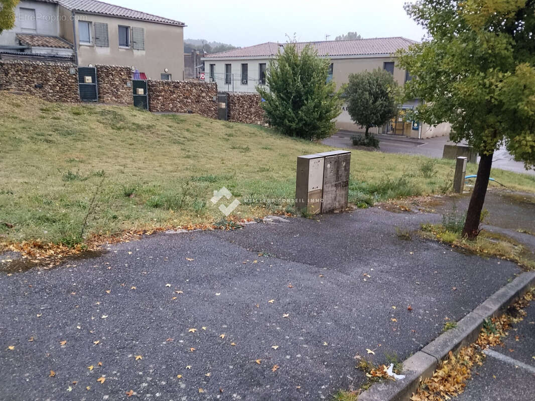Terrain 300 m² à Montolieu  - photo 2