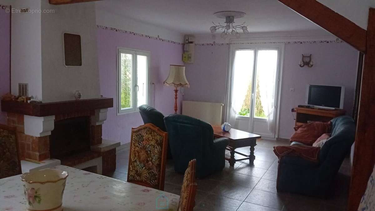 Maison 6 pièces avec grand terrain et dépendances - photo 4