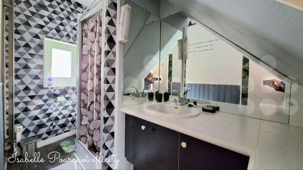 Maison à CROUTTES-SUR-MARNE