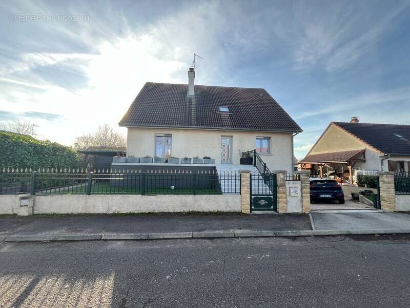 Maison à CHEVIGNY-SAINT-SAUVEUR