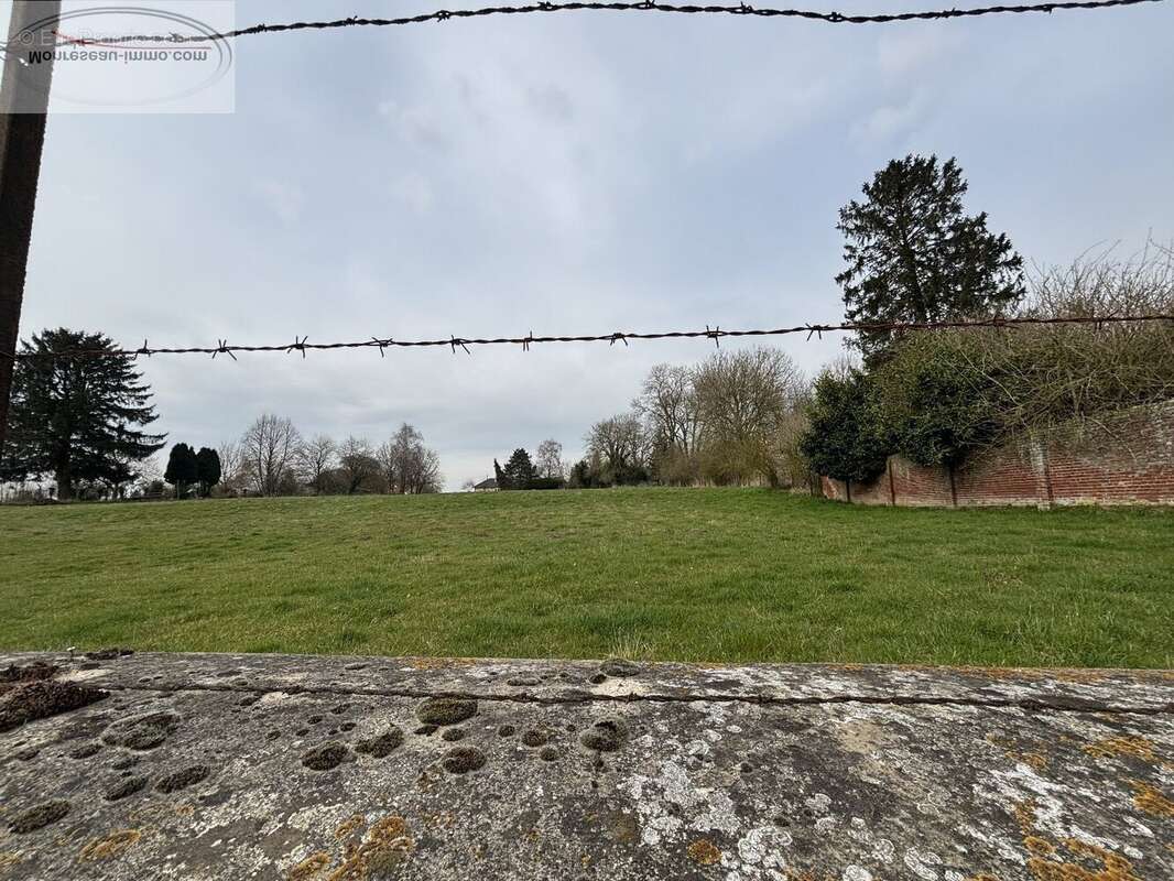 Terrain à AUBENCHEUL-AUX-BOIS