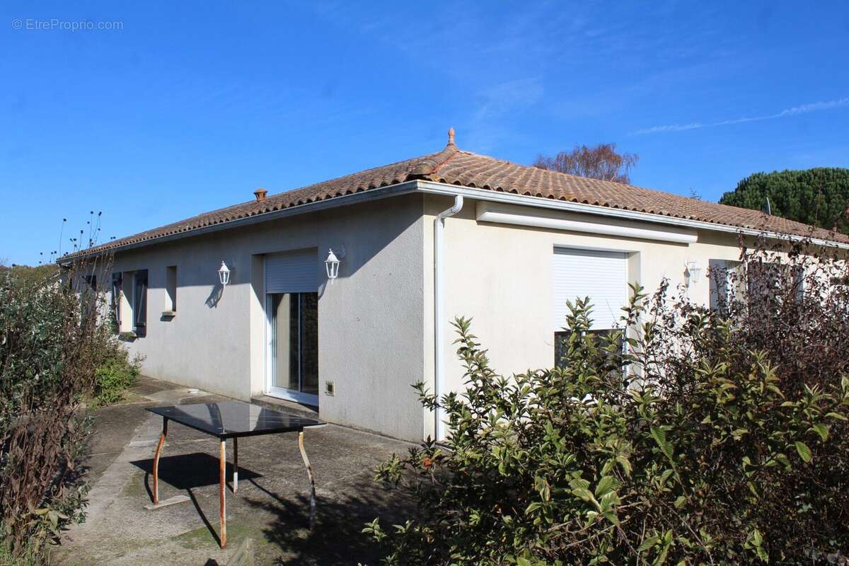 Maison à SAINT-ROMAIN-DE-BENET