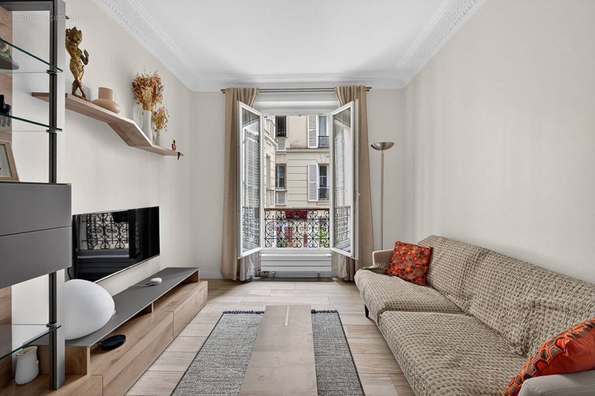 Appartement à PARIS-15E