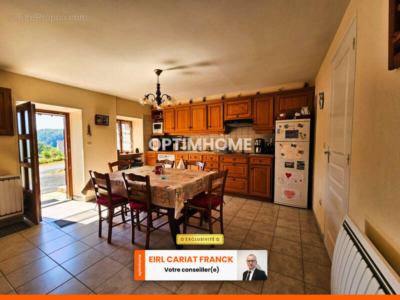 Maison à SAINT-ETIENNE-DE-FURSAC